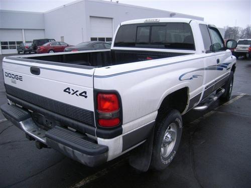 Dodge Ram Pickup 2001 photo 4
