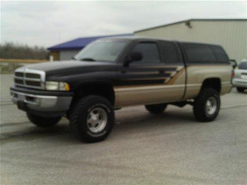 Dodge Ram Pickup 2001 photo 2