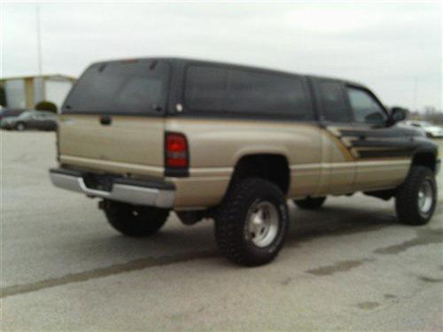 Dodge Ram Pickup 2001 photo 4