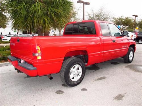 Dodge Ram Pickup 2001 photo 1