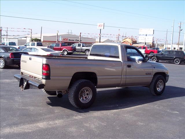 Dodge Ram Pickup 2002 photo 3