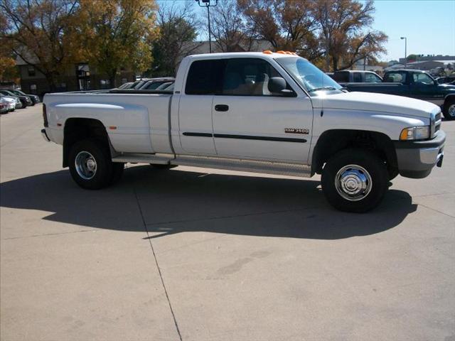 Dodge Ram Pickup 2002 photo 1