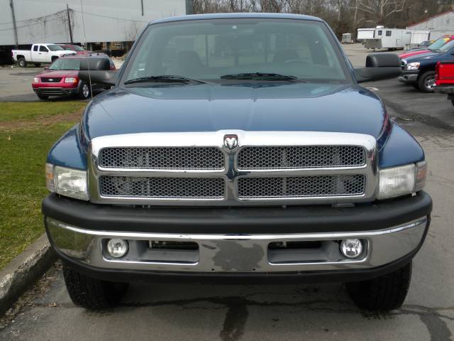 Dodge Ram Pickup 2002 photo 2