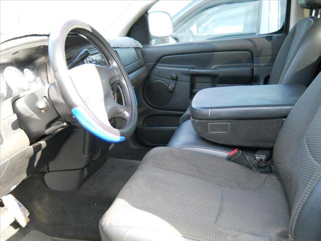 Dodge Ram Pickup 2002 photo 2