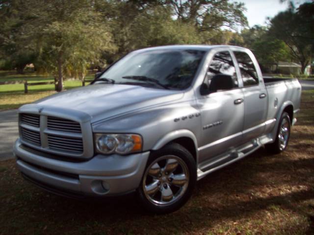 Dodge Ram Pickup 2002 photo 1