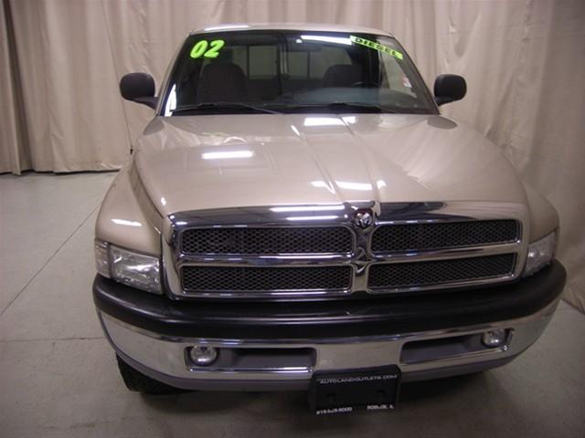Dodge Ram Pickup 2002 photo 2