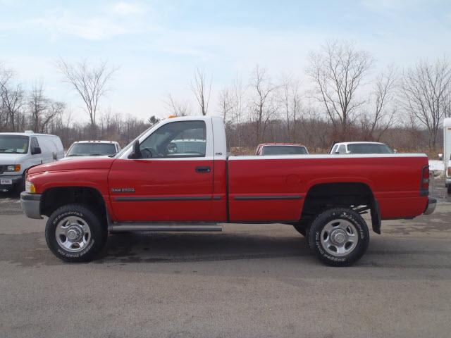 Dodge Ram Pickup 2002 photo 1