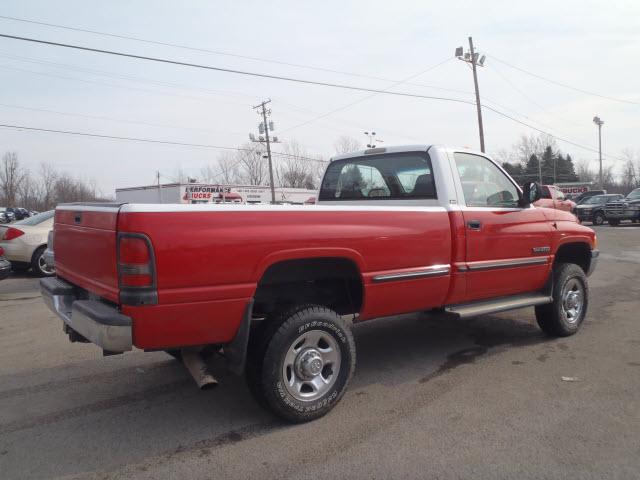 Dodge Ram Pickup 2002 photo 3