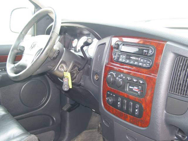 Dodge Ram Pickup 2002 photo 1