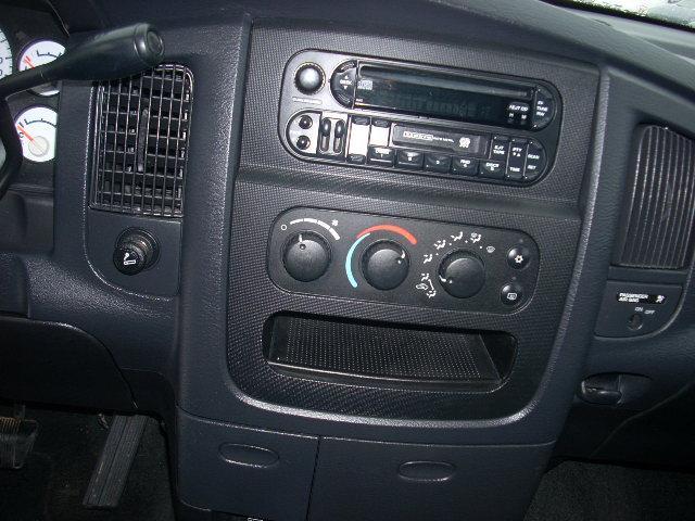 Dodge Ram Pickup 2003 photo 1