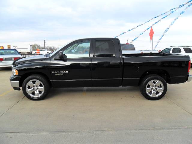 Dodge Ram Pickup 2003 photo 2