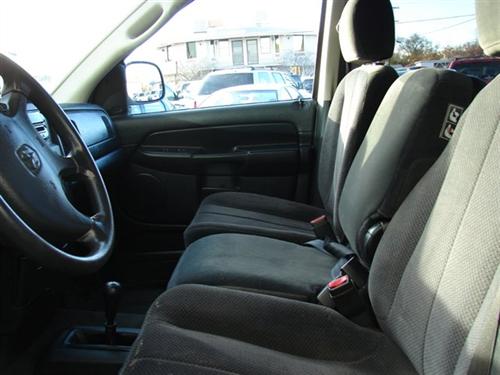 Dodge Ram Pickup 2003 photo 4