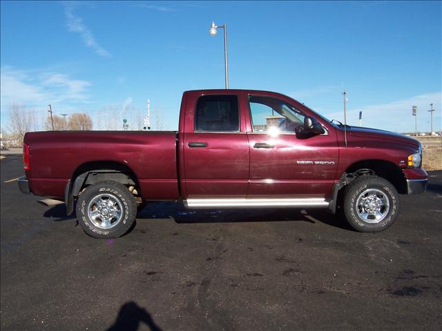 Dodge Ram Pickup 2003 photo 2