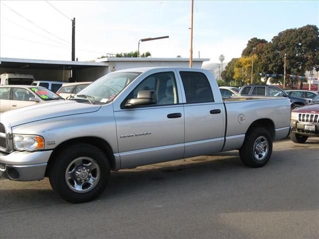 Dodge Ram Pickup 2003 photo 2