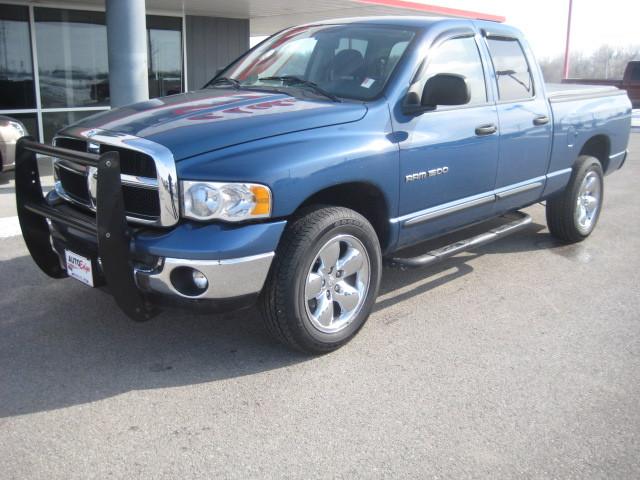 Dodge Ram Pickup 2003 photo 1