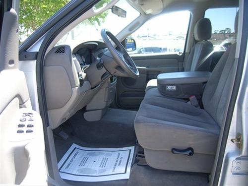 Dodge Ram Pickup 2003 photo 3