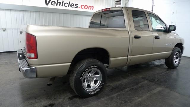 Dodge Ram Pickup 2003 photo 4