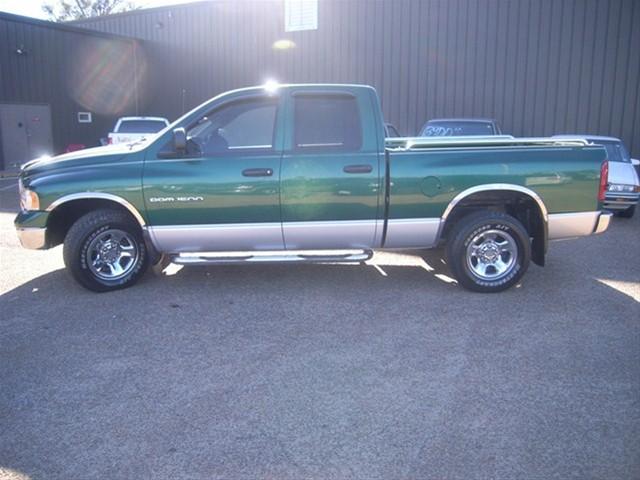 Dodge Ram Pickup 2003 photo 2