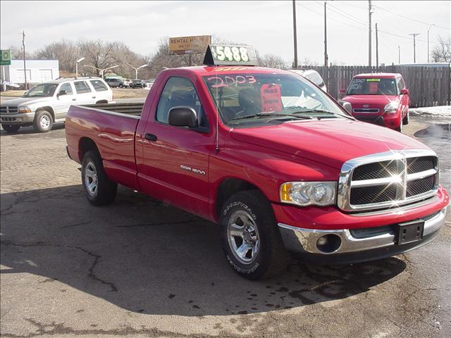 Dodge Ram Pickup 2003 photo 2