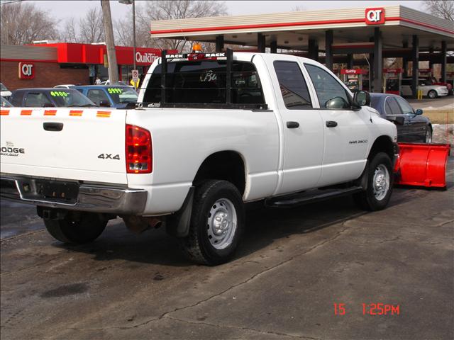 Dodge Ram Pickup 2003 photo 2