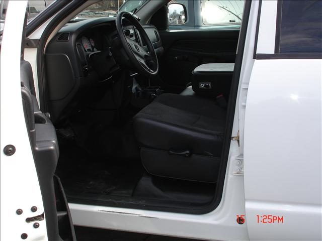Dodge Ram Pickup 2003 photo 3