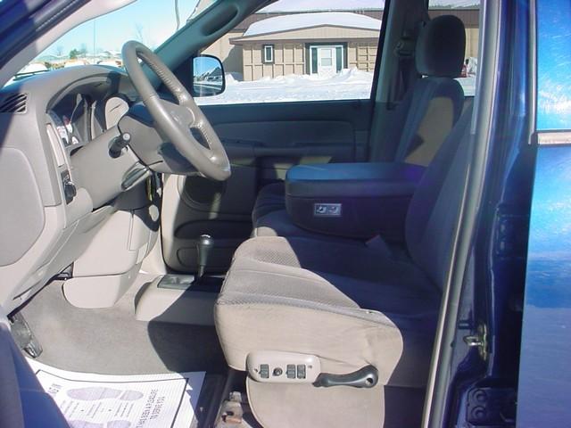 Dodge Ram Pickup 2003 photo 3