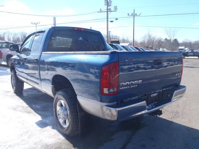 Dodge Ram Pickup 2003 photo 2