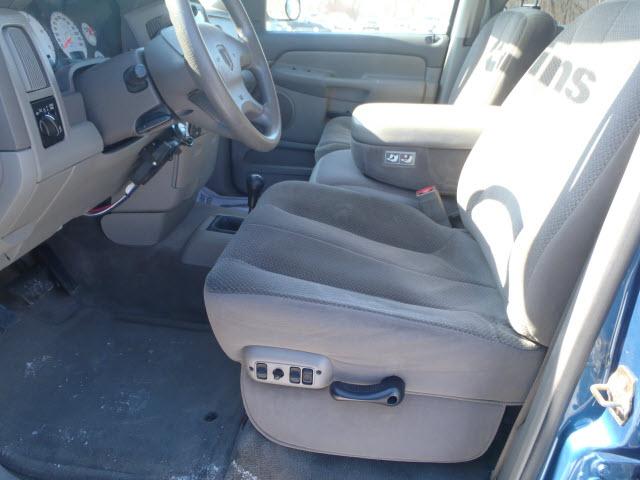 Dodge Ram Pickup 2003 photo 4