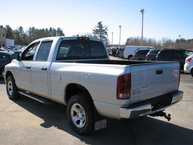 Dodge Ram Pickup 2003 photo 2