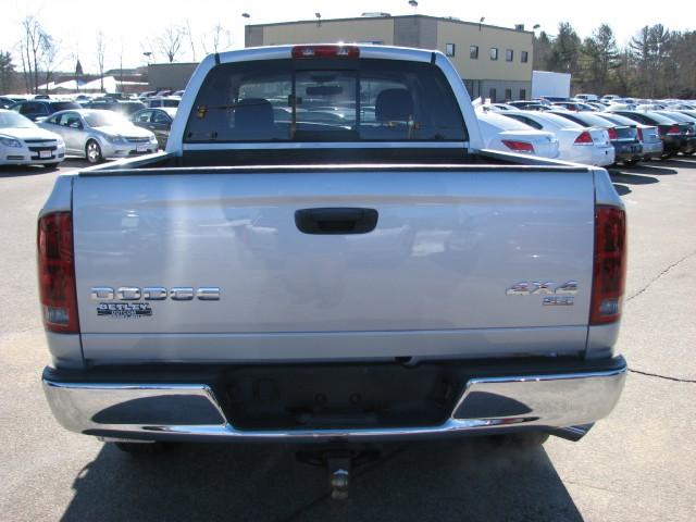 Dodge Ram Pickup 2003 photo 3