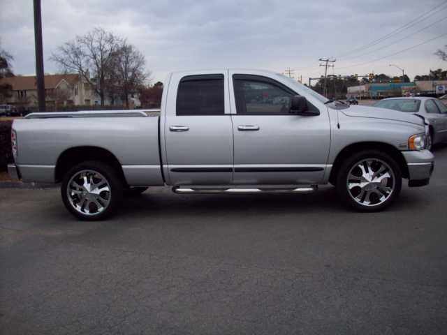 Dodge Ram Pickup 2003 photo 4