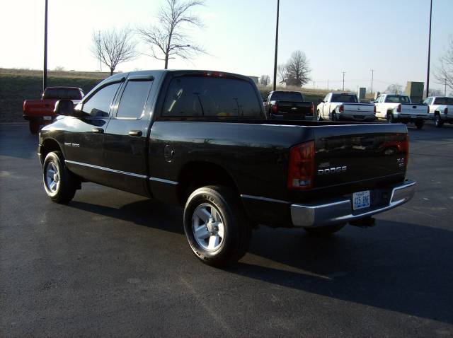 Dodge Ram Pickup 2003 photo 2