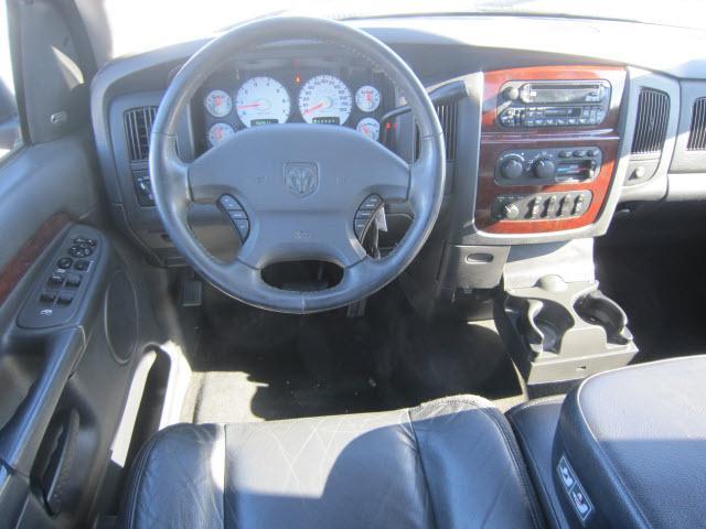 Dodge Ram Pickup 2003 photo 1