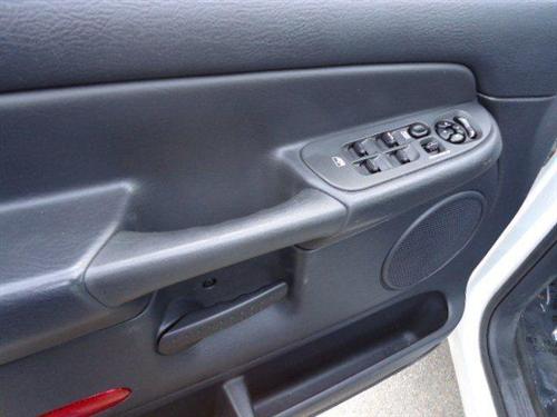 Dodge Ram Pickup 2003 photo 4