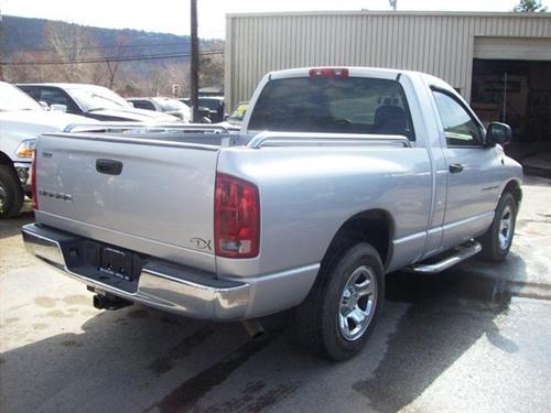 Dodge Ram Pickup 2003 photo 2