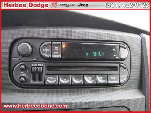 Dodge Ram Pickup 2003 photo 2