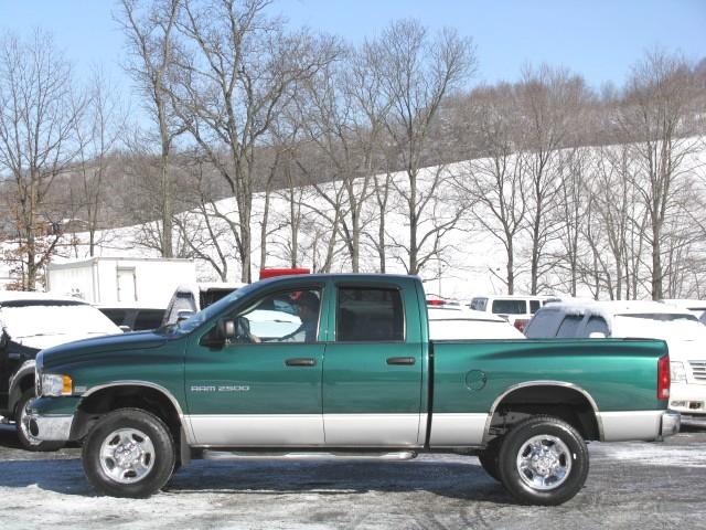 Dodge Ram Pickup 2003 photo 2
