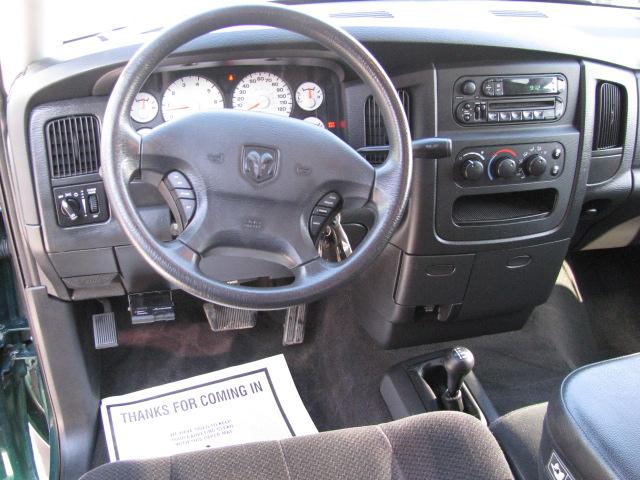 Dodge Ram Pickup 2003 photo 4