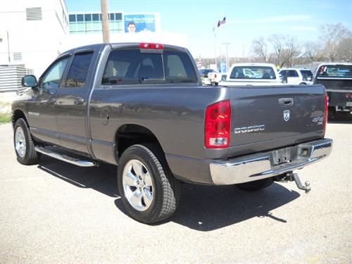 Dodge Ram Pickup 2003 photo 2