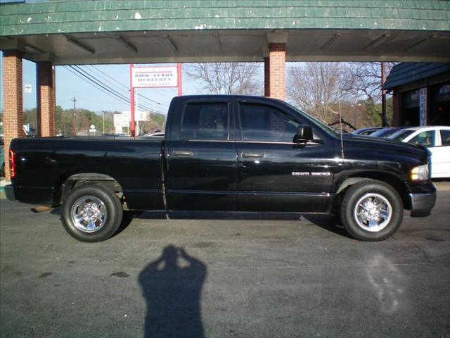 Dodge Ram Pickup 2003 photo 2