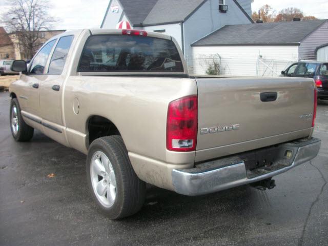 Dodge Ram Pickup 2003 photo 2