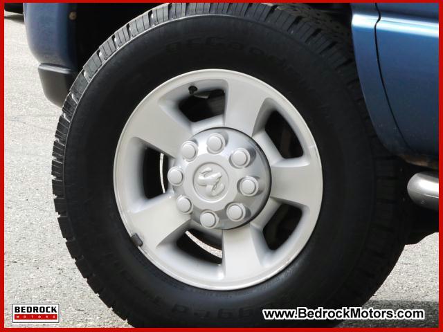 Dodge Ram Pickup 2003 photo 2