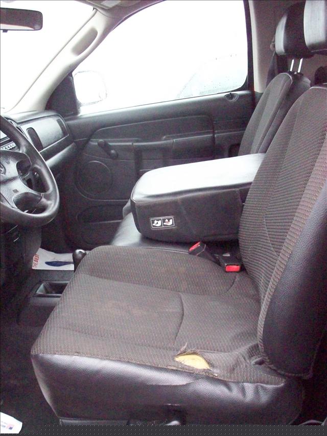 Dodge Ram Pickup 2003 photo 1