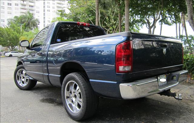 Dodge Ram Pickup 2003 photo 2