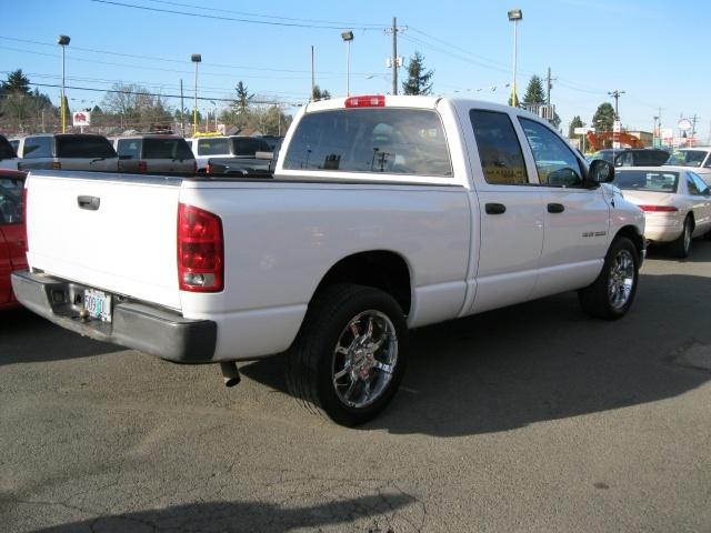 Dodge Ram Pickup 2003 photo 2