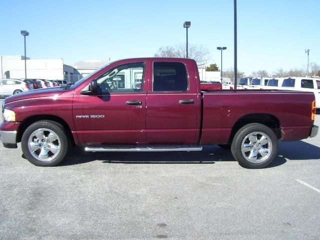 Dodge Ram Pickup 2003 photo 2