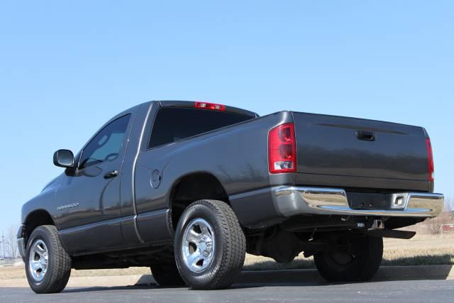 Dodge Ram Pickup 2003 photo 4