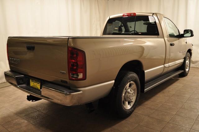 Dodge Ram Pickup 2003 photo 4
