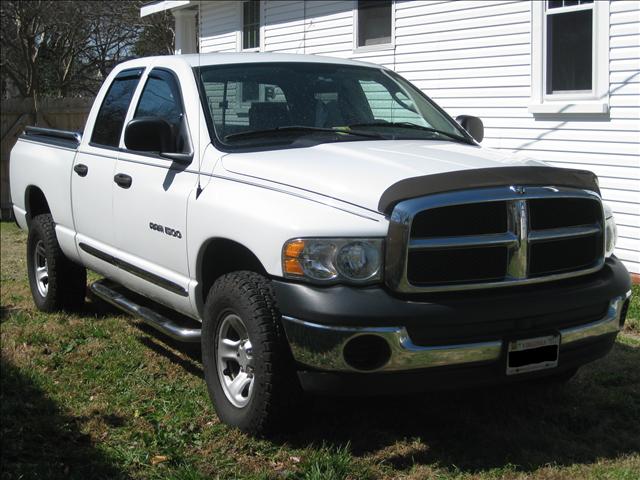 Dodge Ram Pickup 2003 photo 2