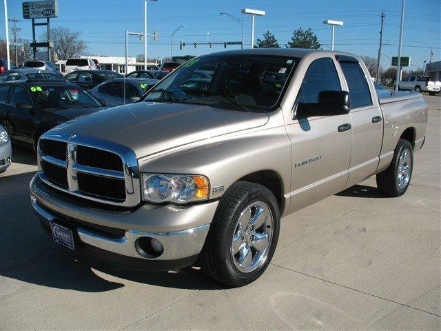Dodge Ram Pickup 2003 photo 2